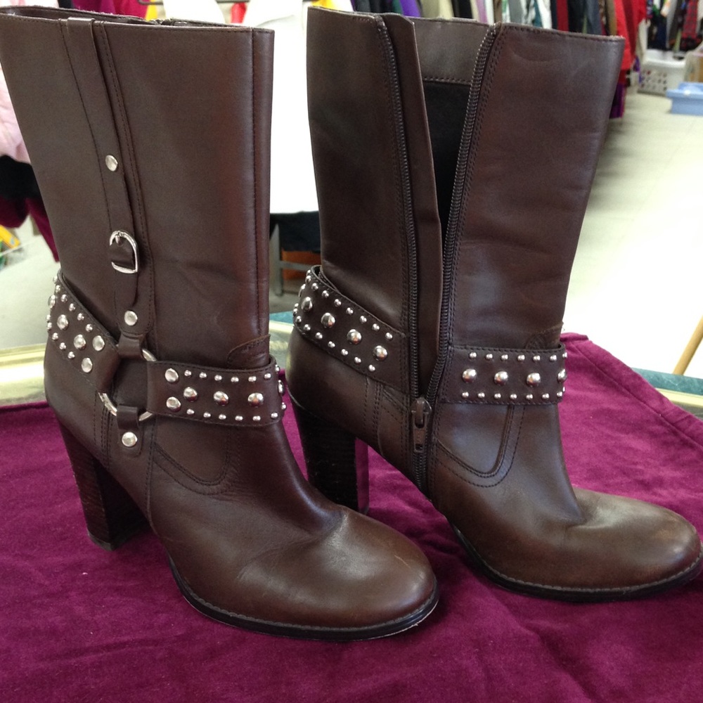 Heel boots mid