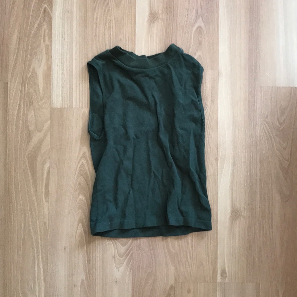 Army green stretchy crop top