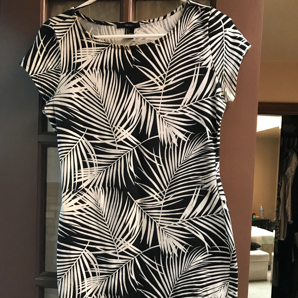 Mini bodycon leaf print dress
