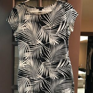 Mini bodycon leaf print dress
