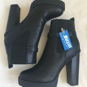 ✨NWT✨ Black High Heel Boots