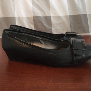 Dress shoes with a slight heel. Barely worn!!!