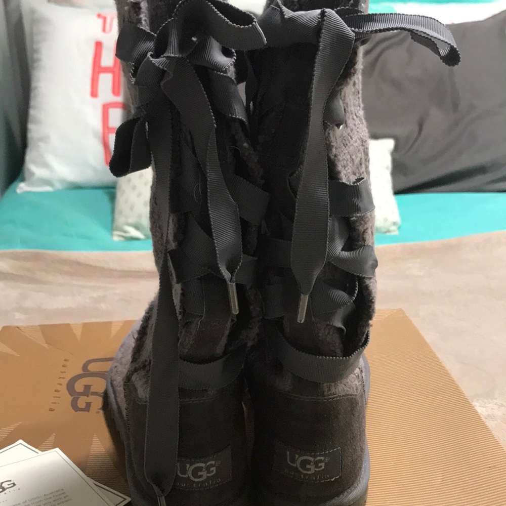 Uggs heirloom lace up