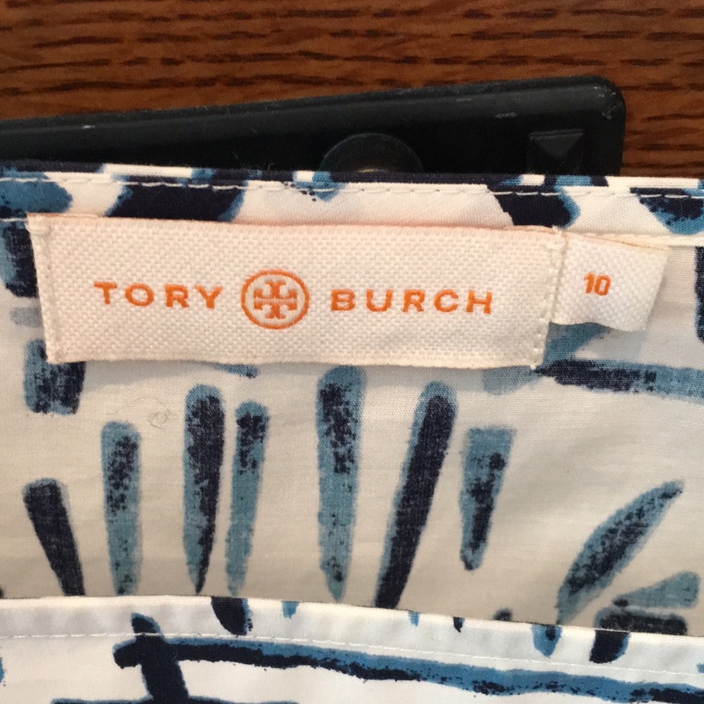 🎉 HOST PICK Tory Burch Women's Figurines A Shirt - Picture 2 of 3
