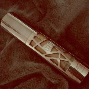 Urban Decay all-nighter waterproof foundation