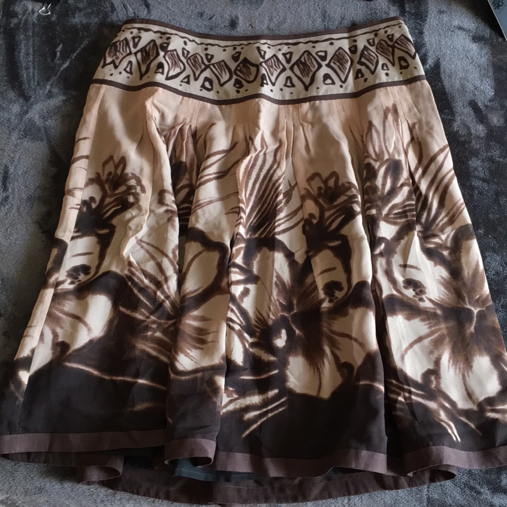 The Limited lightweight skirt- new without tags