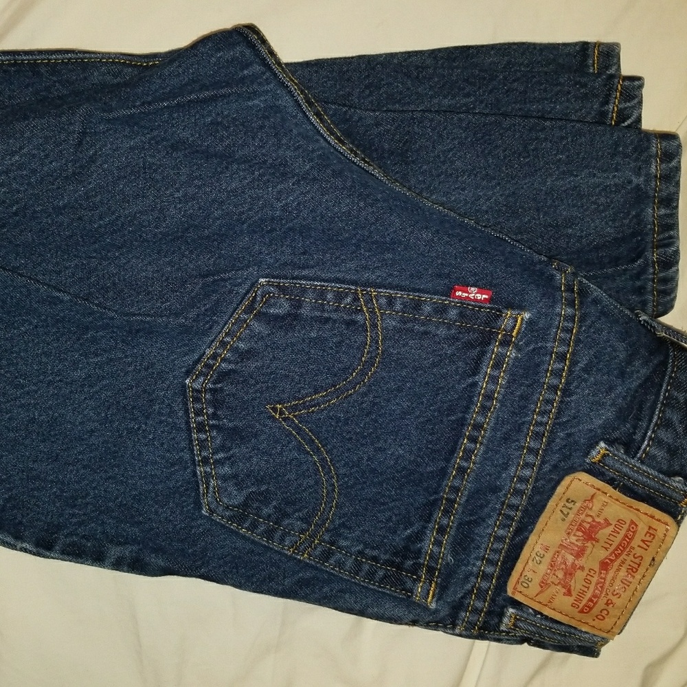 Men's levis jeans