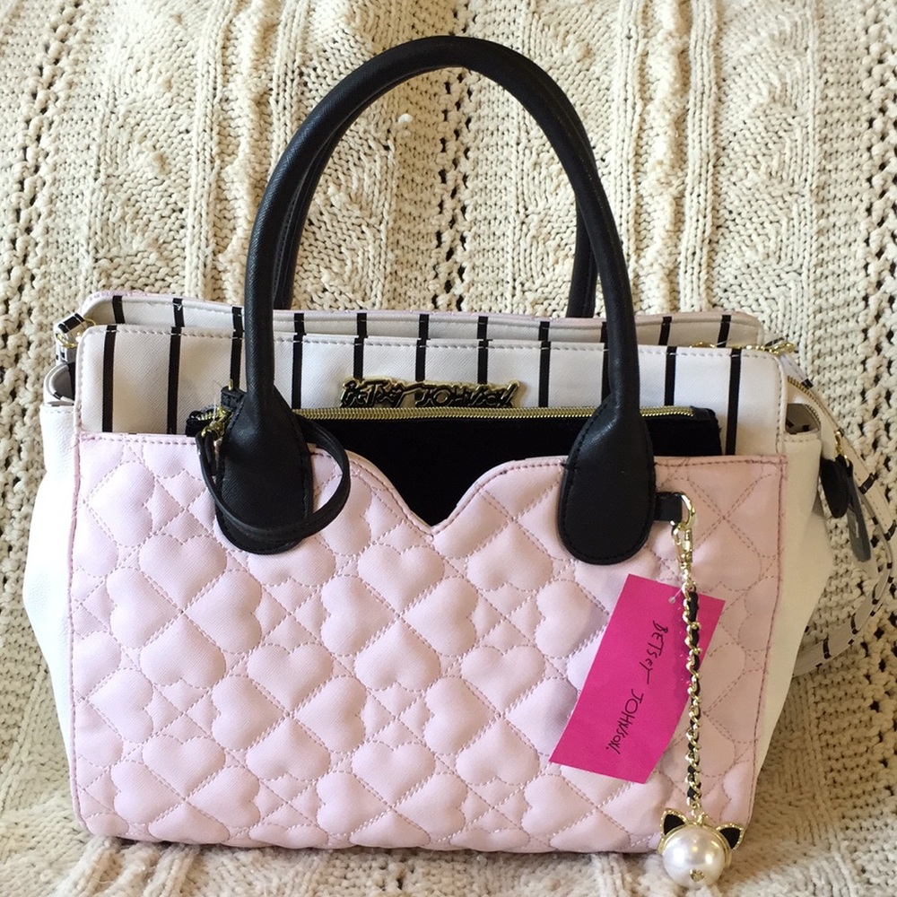 Betsey Johnson heart dip satchel w/ rose pouch - Picture 1 of 8