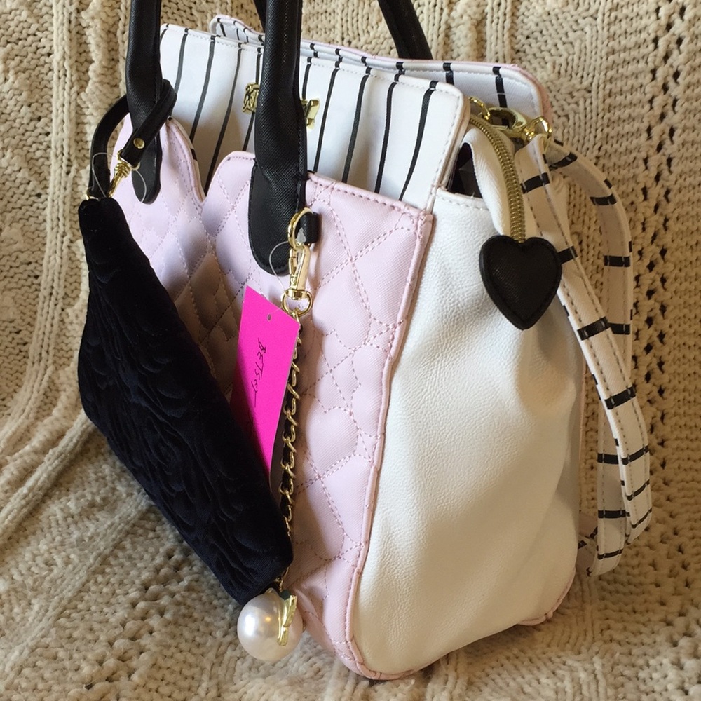 Betsey Johnson heart dip satchel w/ rose pouch - Picture 5 of 8