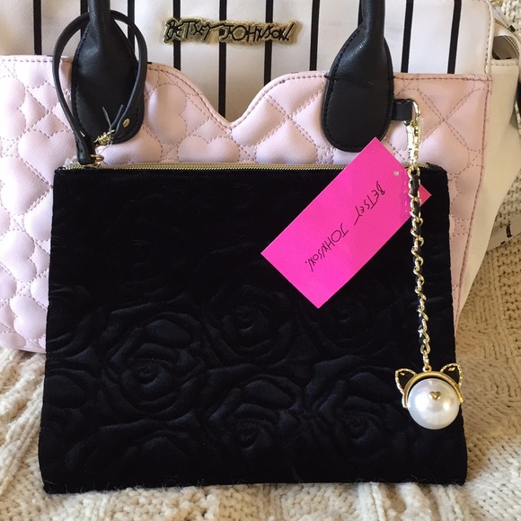Betsey Johnson heart dip satchel w/ rose pouch - Picture 2 of 8