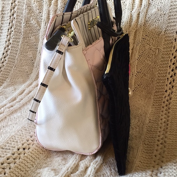 Betsey Johnson heart dip satchel w/ rose pouch - Picture 3 of 8