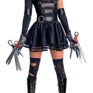 Good scissor hands only. ON HOLD