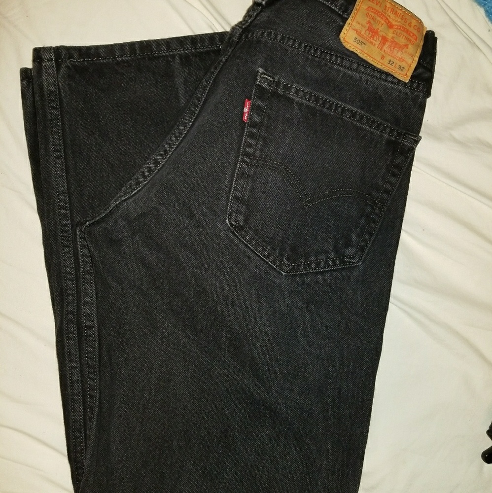 Men's levis jeans