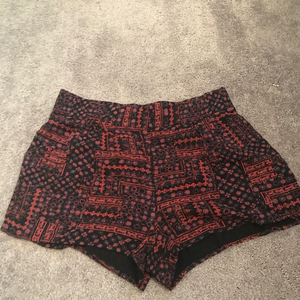 Ecoté Patterned Shorts