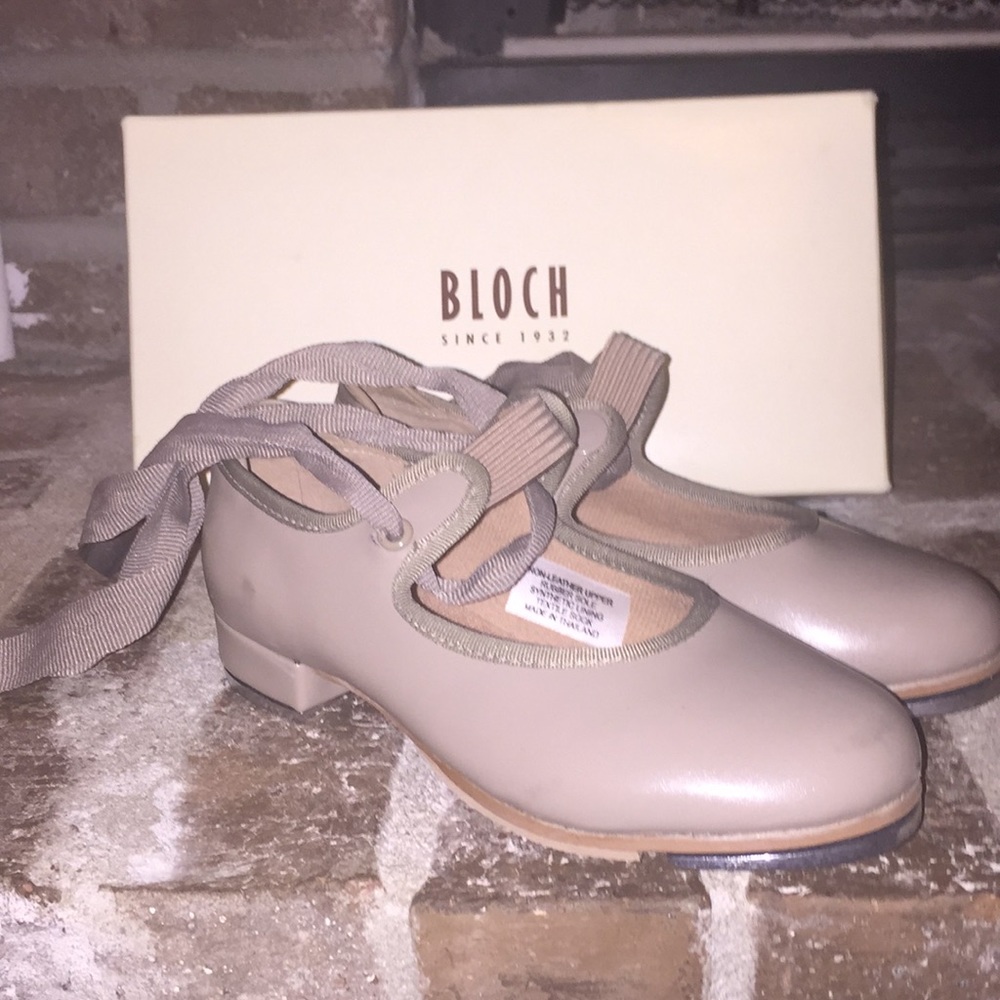 BLOCH Little Girls tap shoes size 10