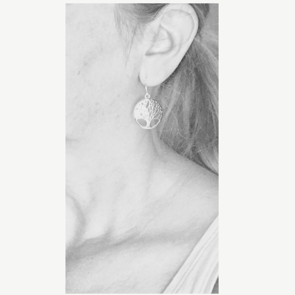 NWOT Silver Tree of Life Wired Earrings - Picture 3 of 3