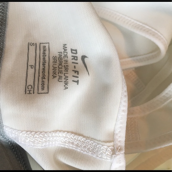 White Nike Dry Fit Sports Bra Size small - Picture 4 of 4