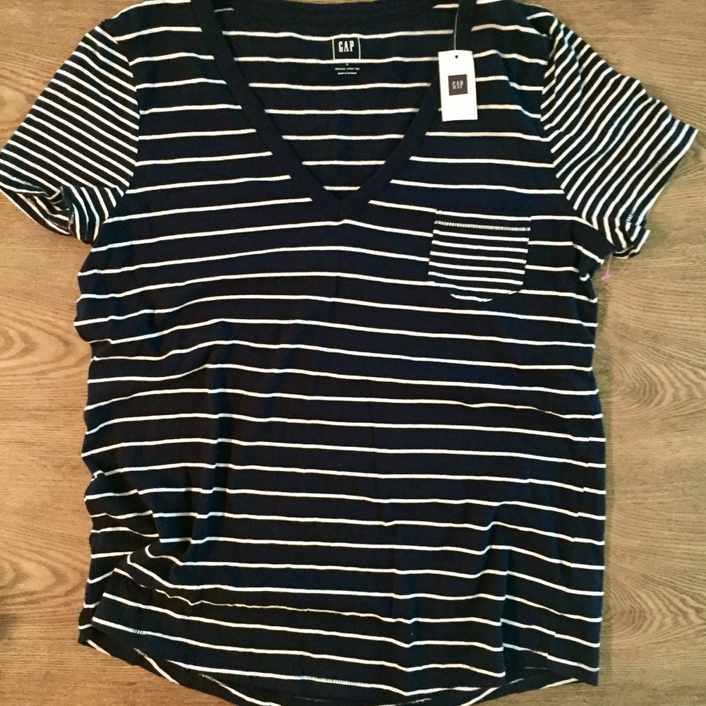 NWT Gap Vintage Wash T