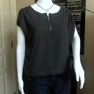 Vera Wang top with zipper detail! XS