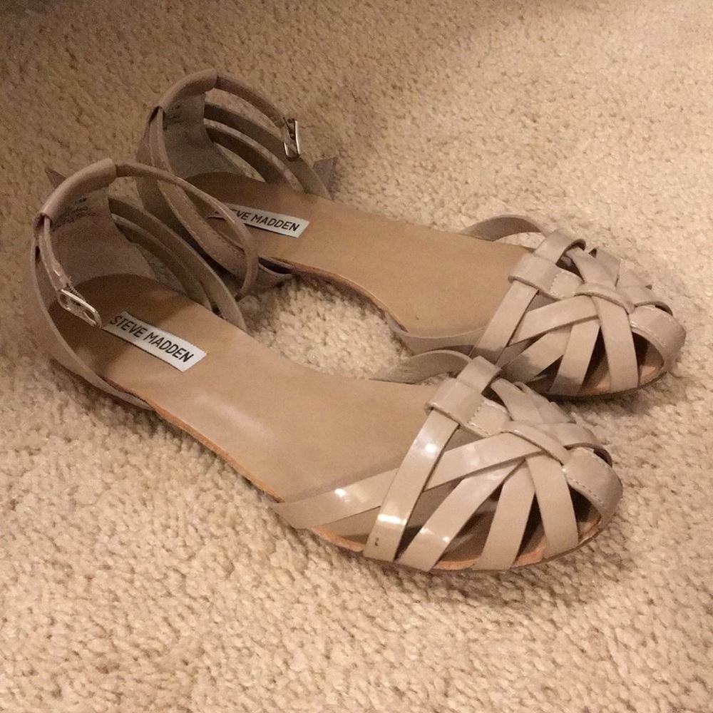 Steve Madden Flats Sandals