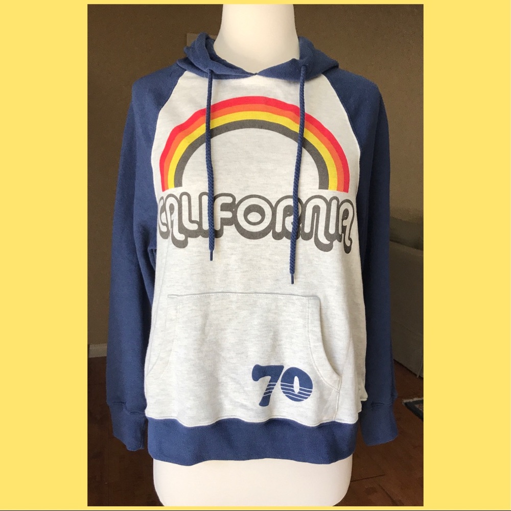 *SOLD* California Hoodie with a Retro Vibe Size M