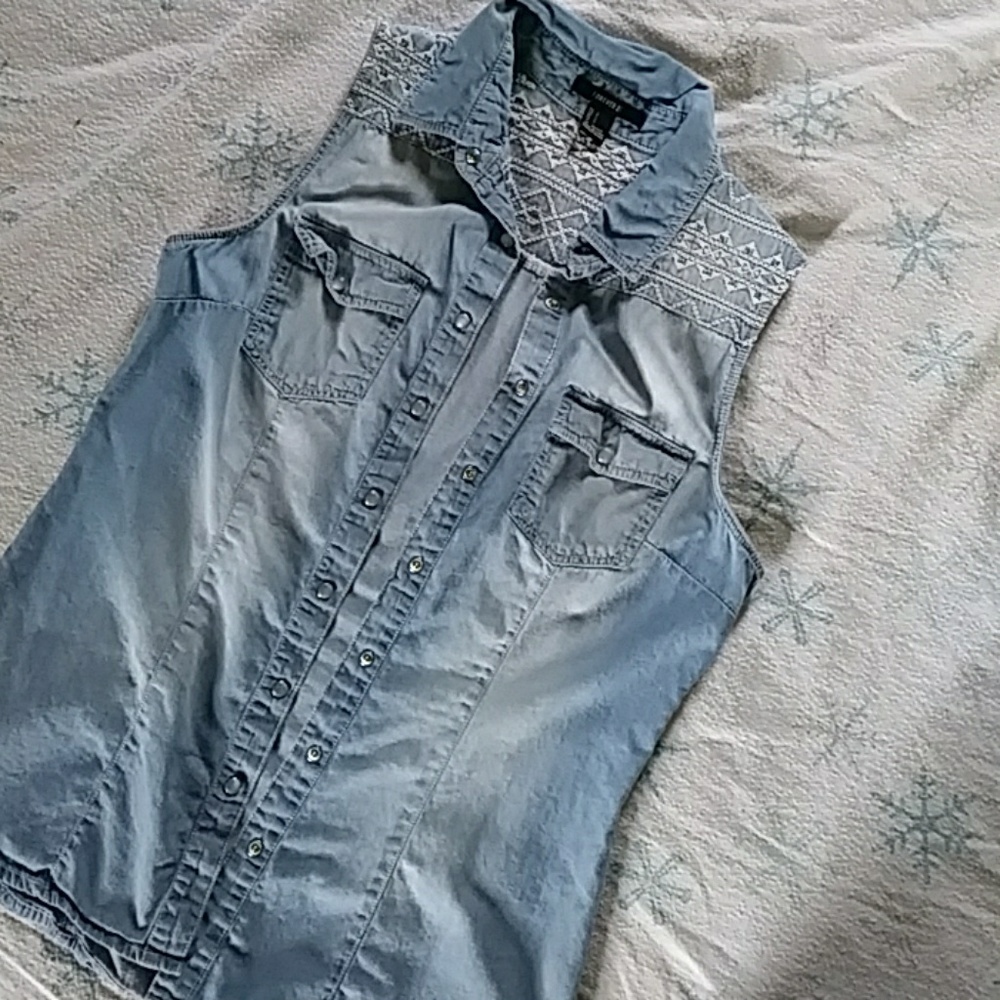 New. Denim, sleeveless top with design