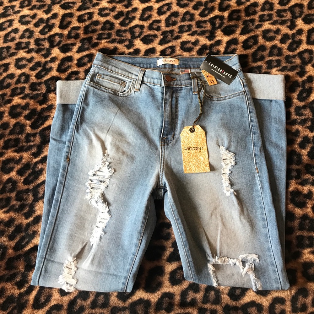 Destroyed jeans