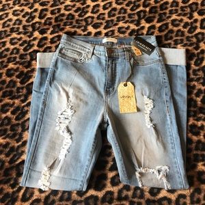 Destroyed jeans