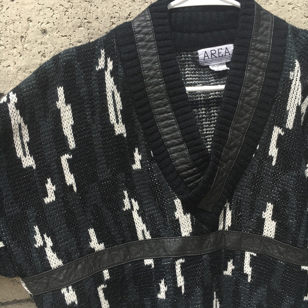 Vintage black, white and gray knitted sweater - Picture 3 of 4
