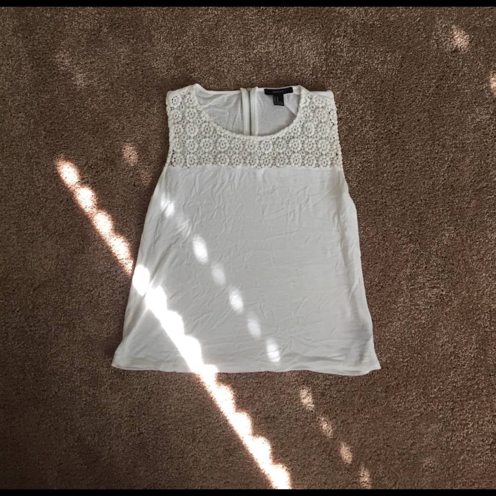 White flower tank top