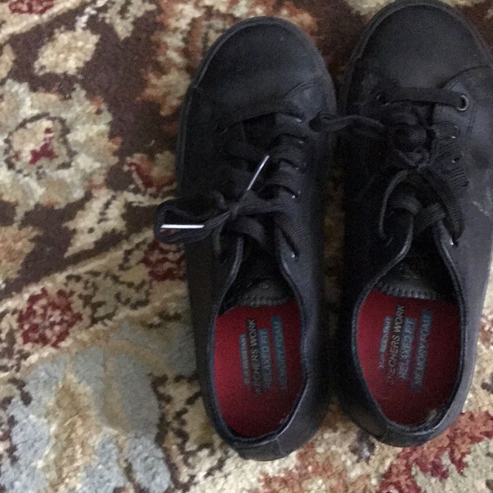 Non slip work shoes
