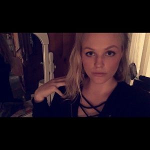 Meet your Posher, Mia