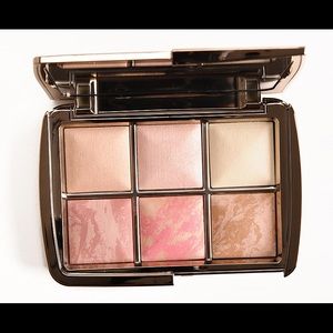 HOURGLASS AMBIENT LIGHTING EDIT