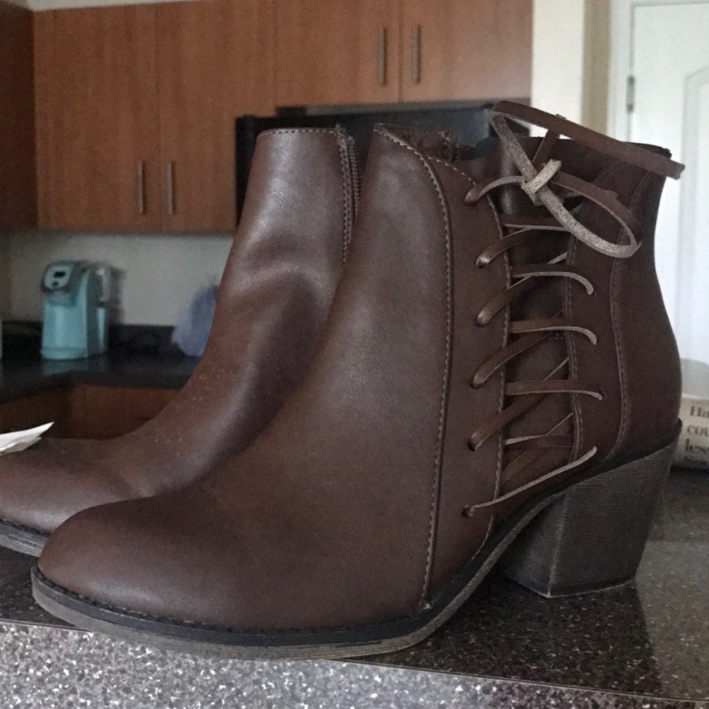 Dark brown boots size 8