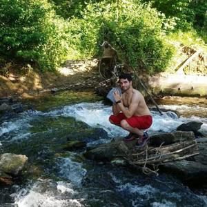 Meet your Posher, Khalid