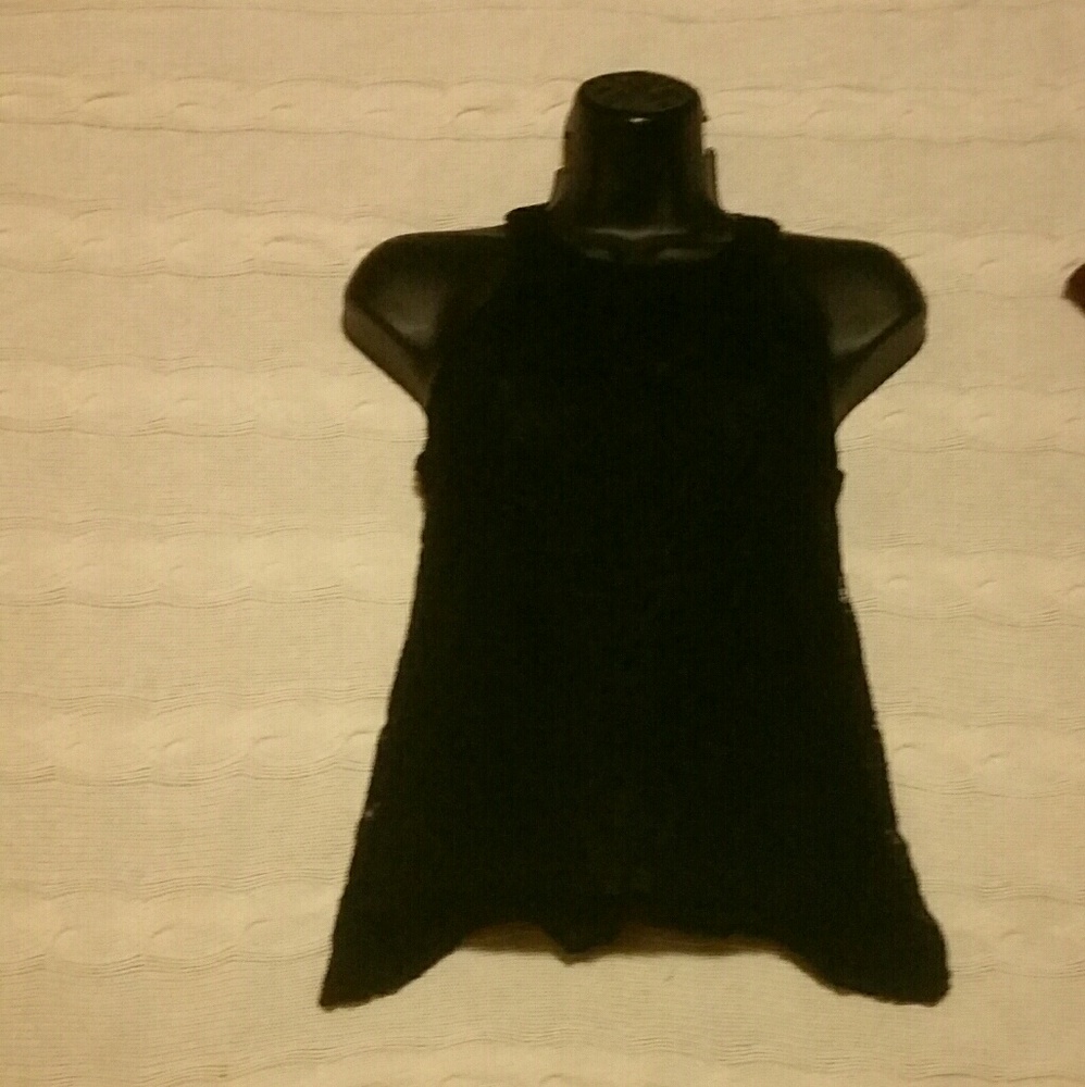 Eyeshadow black lace, sleeveless blouse