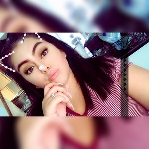 Meet your Posher, Yesenia