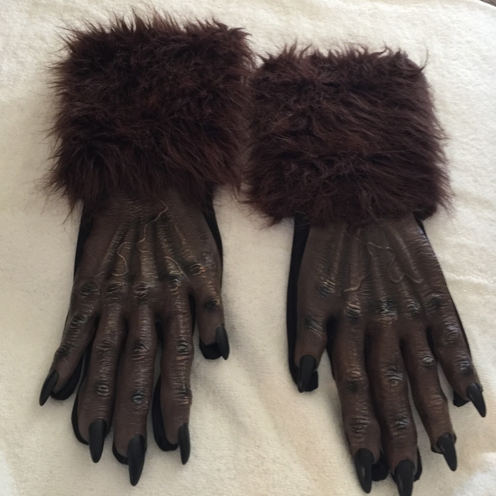 Werewolf gloves