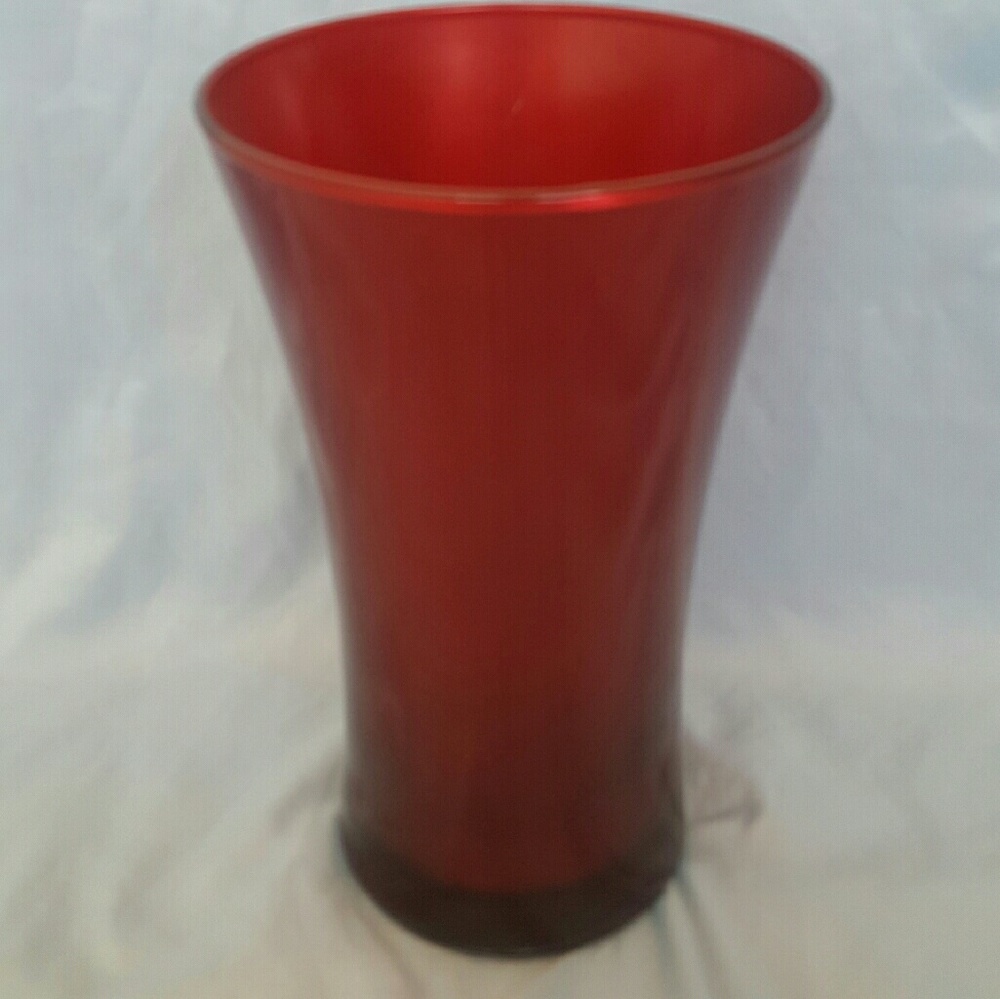 A red vase