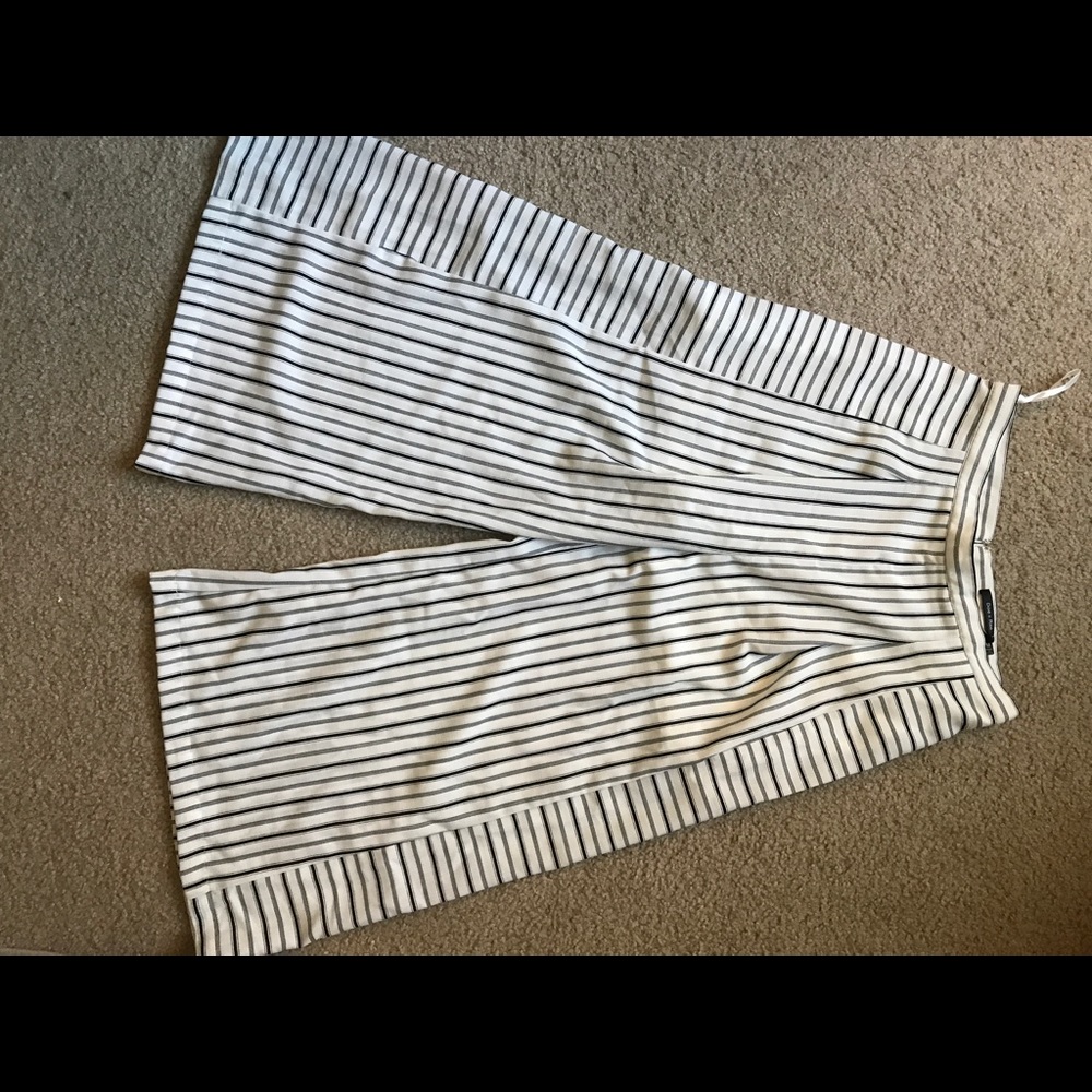 Black and white stripped capris