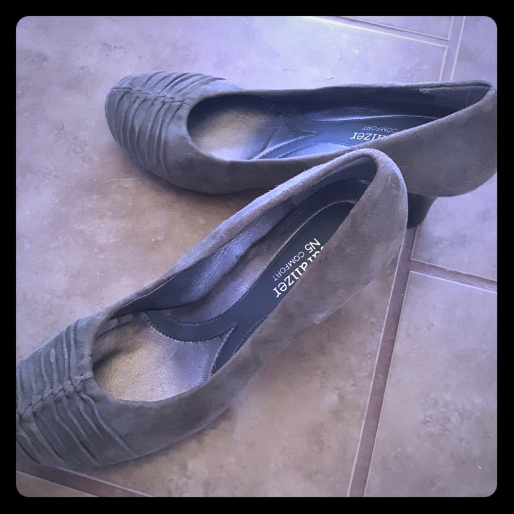 Naturalizer green chunky heels size 6