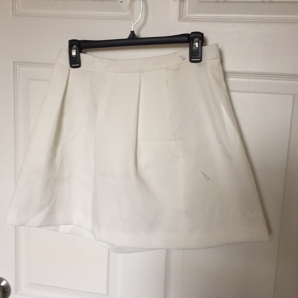 Pleated white skirt