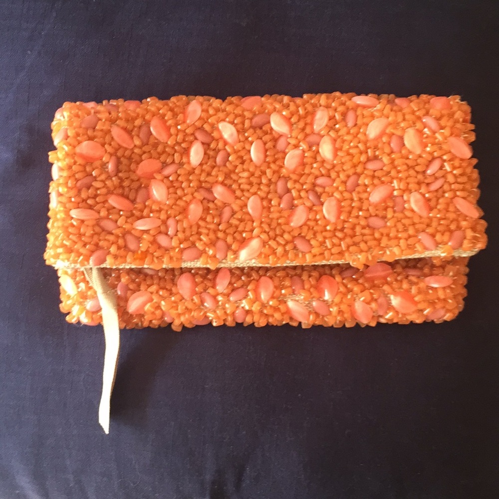 Beaded clutch