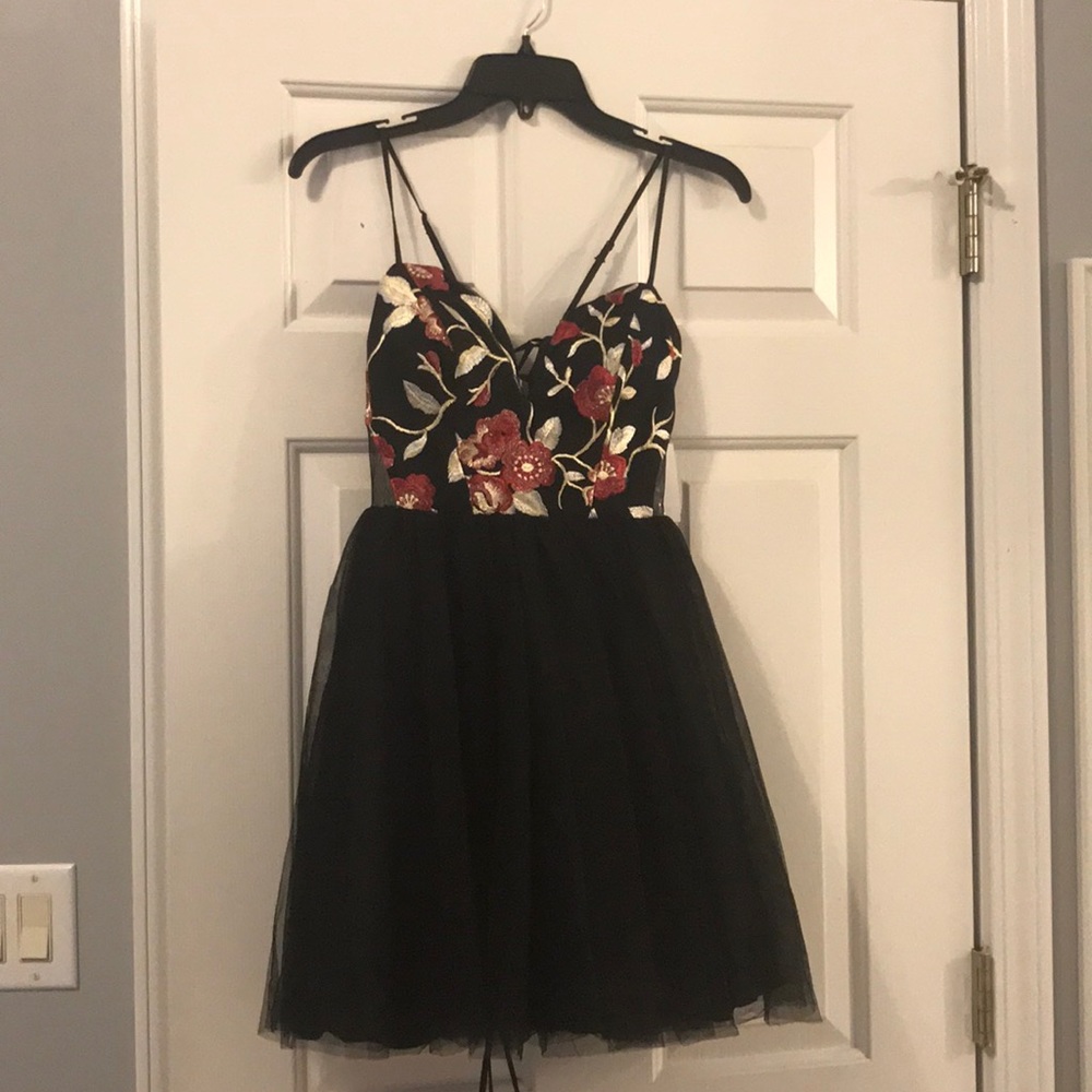 homecoming dress size five but fits more like a 2