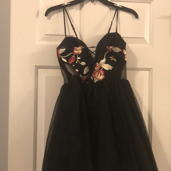 homecoming dress size five but fits more like a 2 - Picture 2 of 2