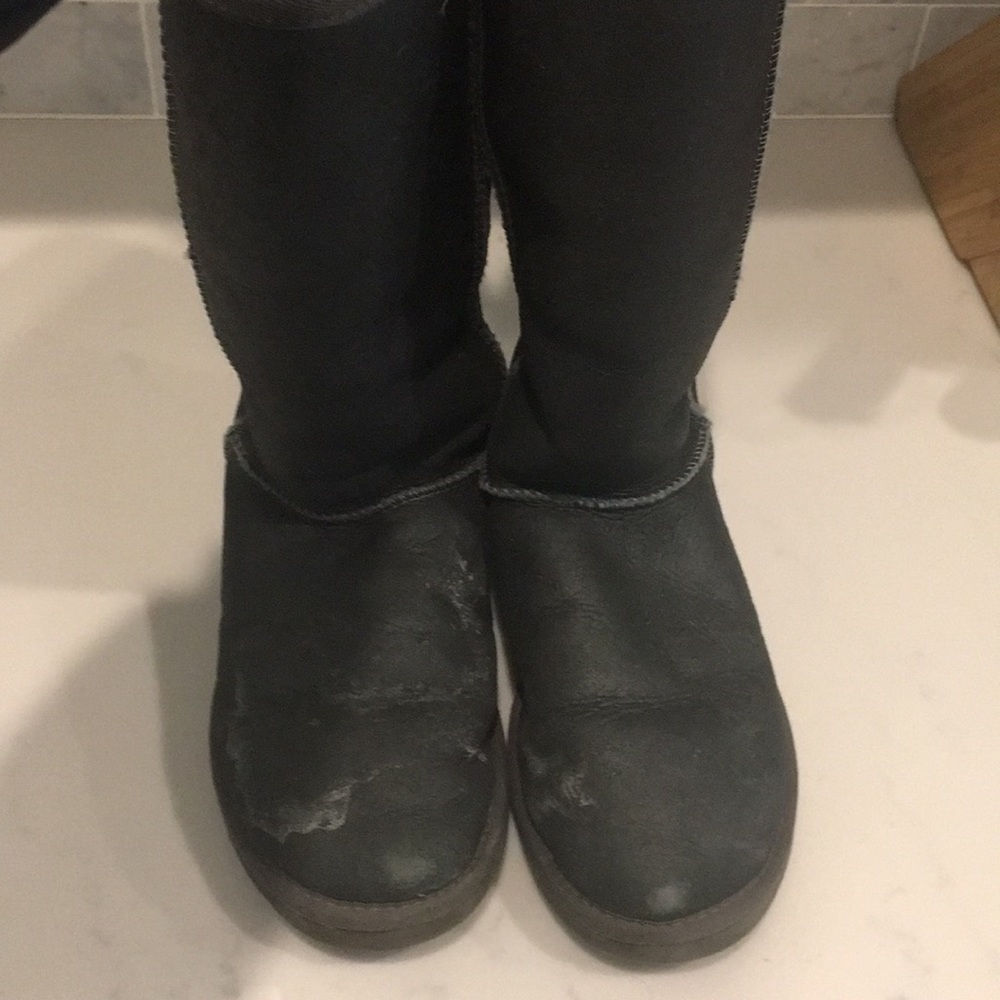 Black Uggs