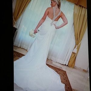 Beach wedding Pronovia dress amazing!