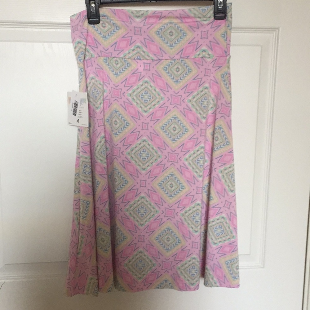 Azure skirt, pastel detailing