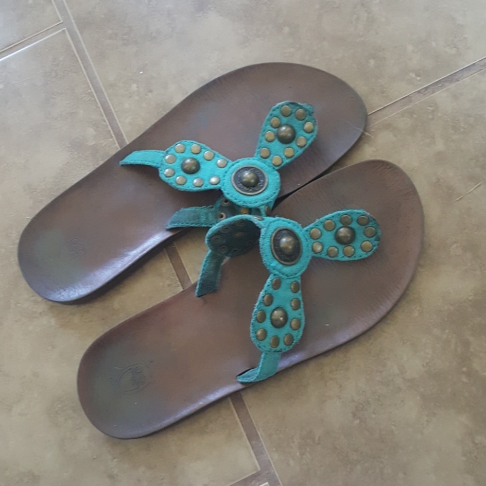 Dressy flip flops size 6