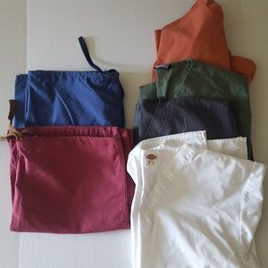 Women's Medium Scrub Lot *MAKE OFFER*